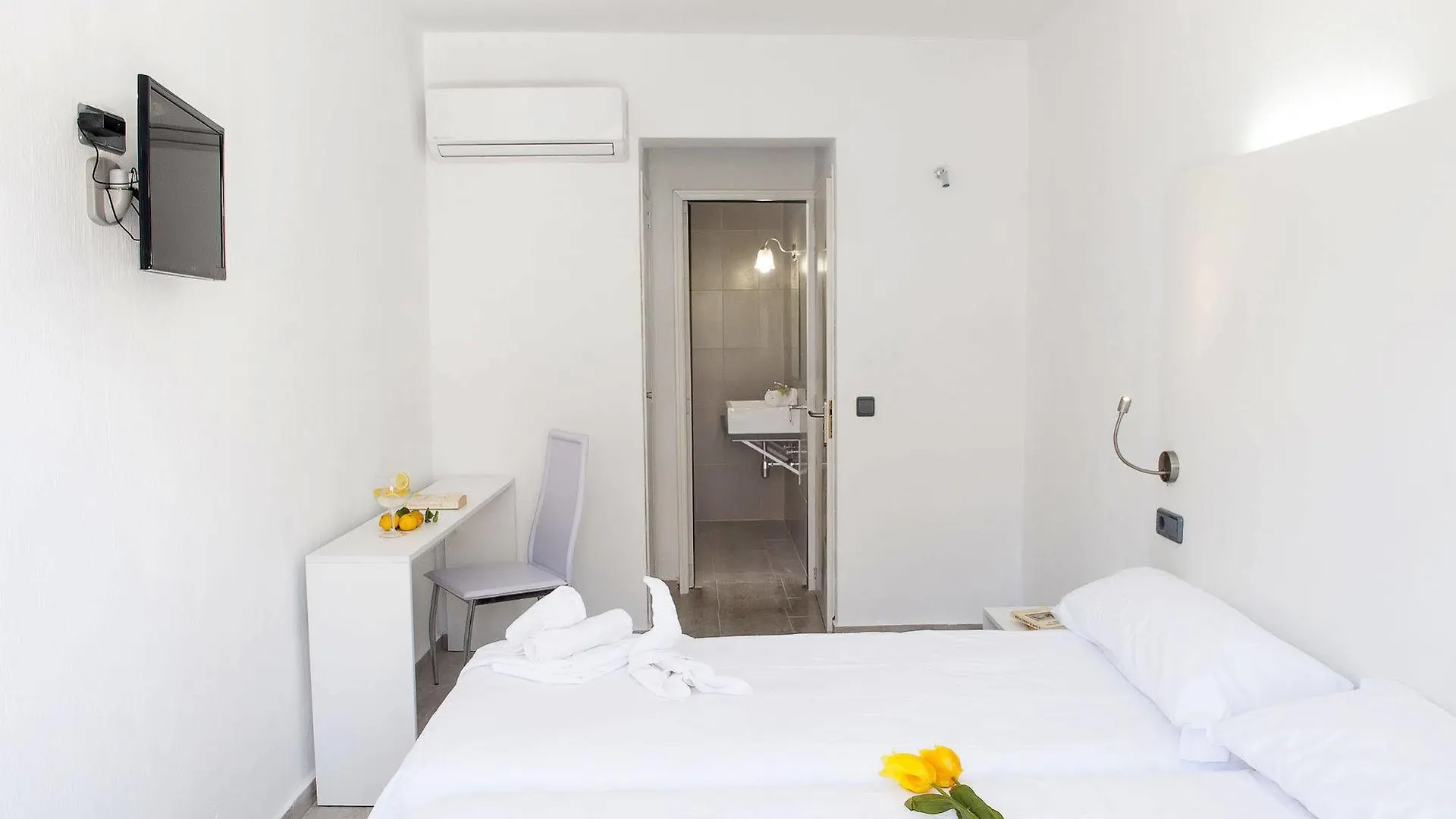 Hostal Boho By Kenkohotels Cala Ratjada  Hotel